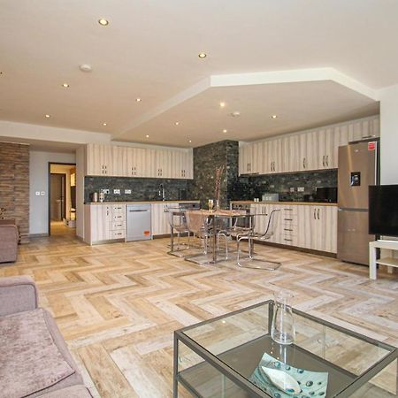 Lavish 2 Bed Sleeps 5 Near Lanark Apartment Carstairs Екстериор снимка