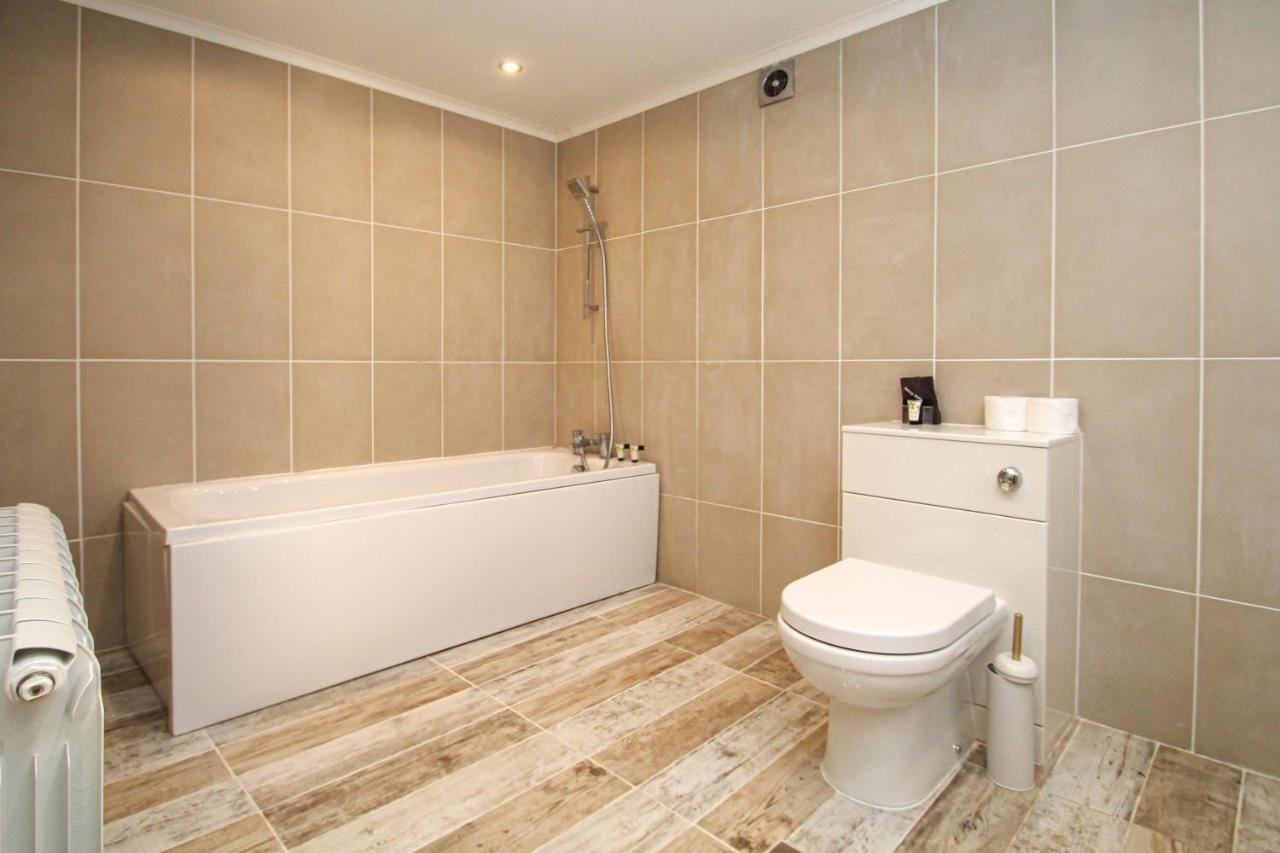 Lavish 2 Bed Sleeps 5 Near Lanark Apartment Carstairs Екстериор снимка