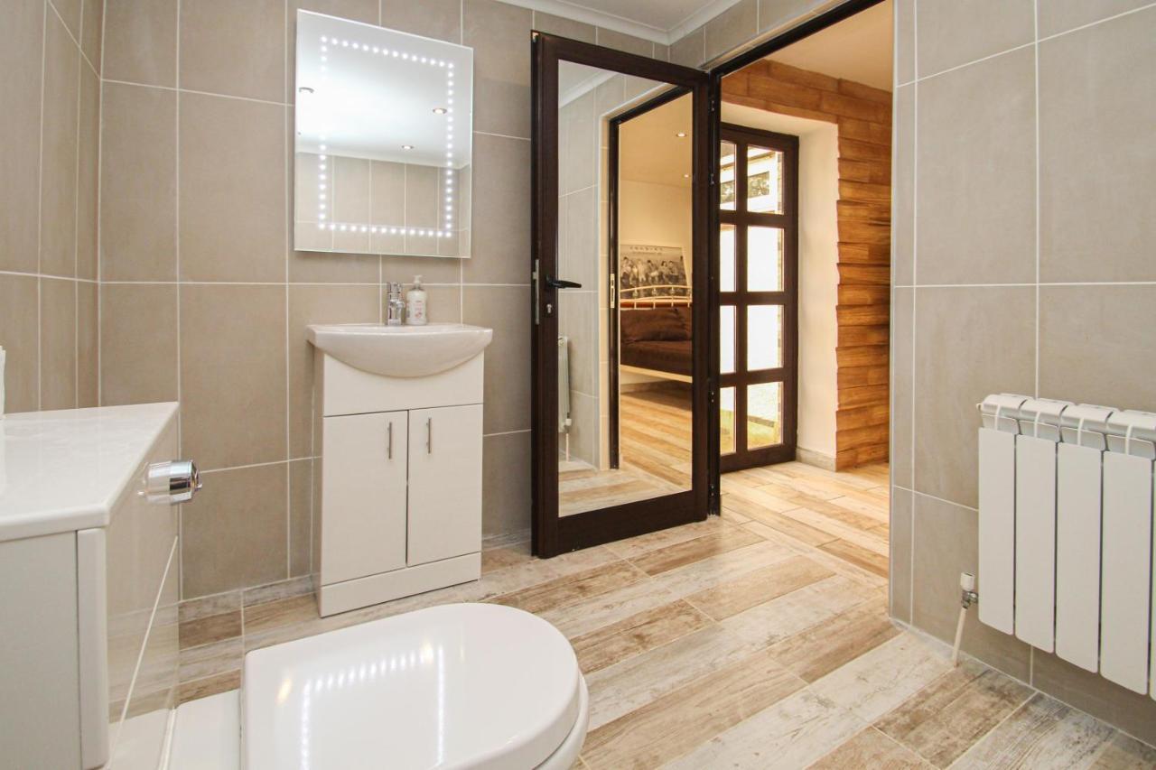 Lavish 2 Bed Sleeps 5 Near Lanark Apartment Carstairs Екстериор снимка