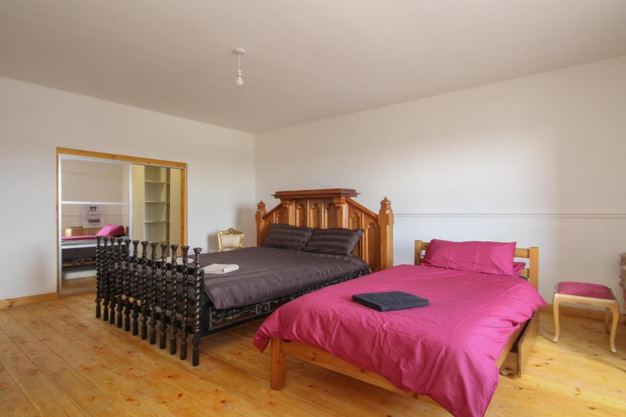 Lavish 2 Bed Sleeps 5 Near Lanark Apartment Carstairs Екстериор снимка