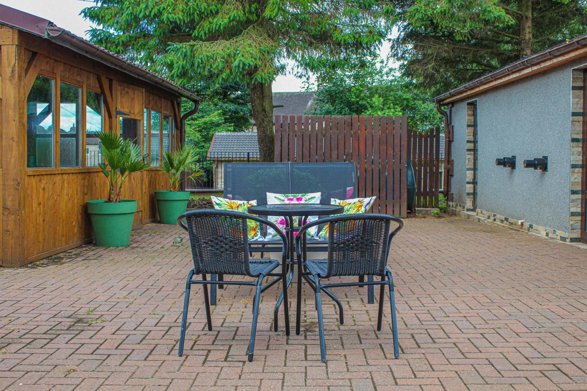 Lavish 2 Bed Sleeps 5 Near Lanark Apartment Carstairs Екстериор снимка